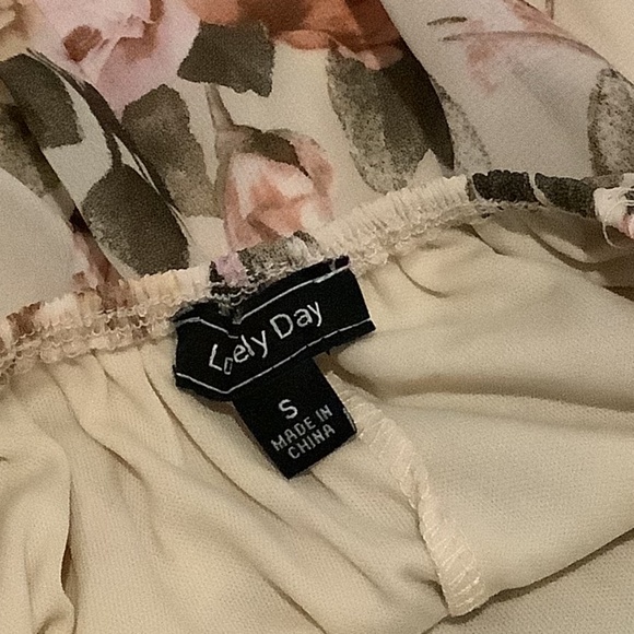 High low, floral dress - Picture 3 of 3